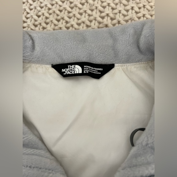 WOMENS NORTH FACE SIZE SMALL - Picture 3 of 4